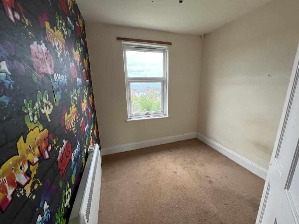 Lot: 59 - SEMI-DETACHED HOUSE FOR REFURBISHMENT - General view of bedroom 3